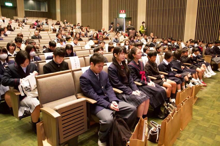 授賞式を待つ客席