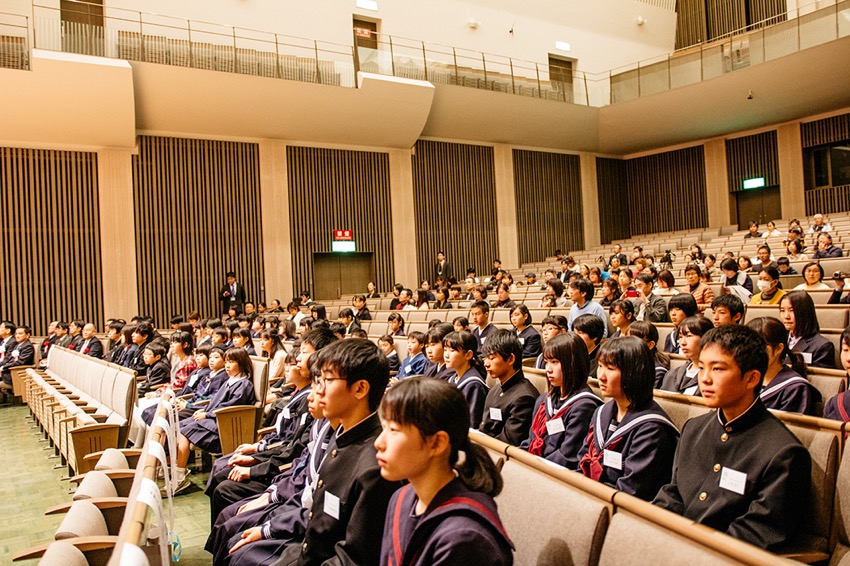 授賞式を待つ客席